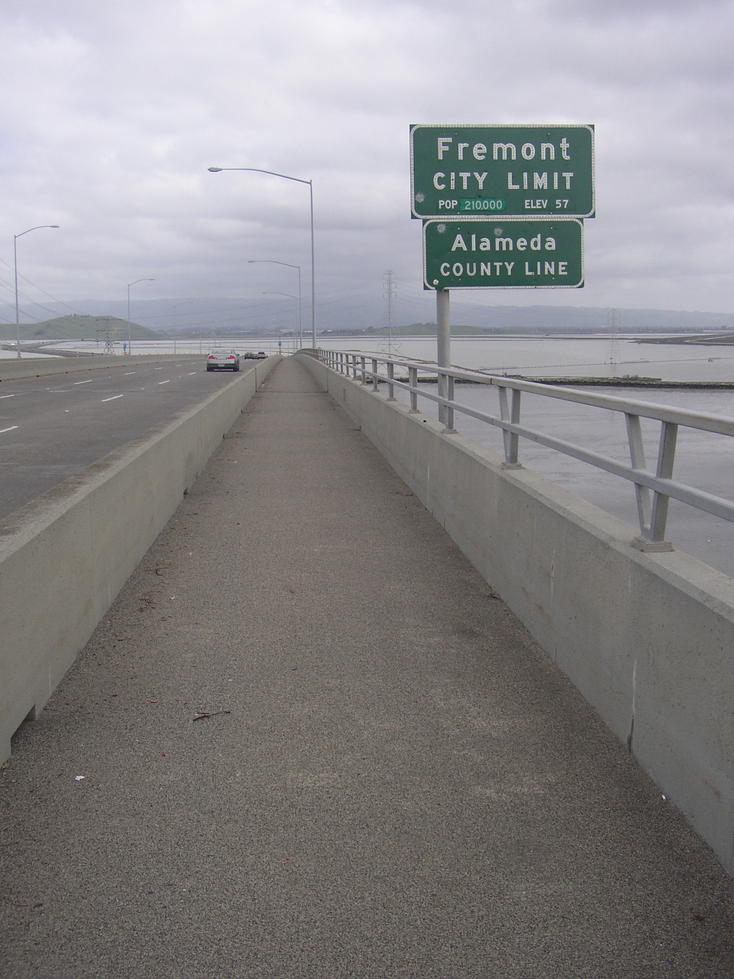 Dumbarton Bridge Traffic Update - ocbmq93